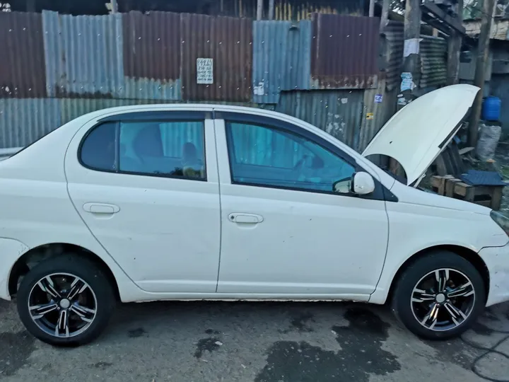 Toyota Platz 2005 Automatic – photo 3