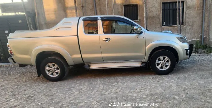 Toyota Hilux 2012 Diesel Pickup – photo 7