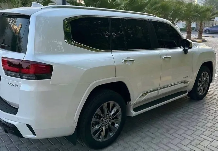 Toyota Land Cruiser 300 VXR V6 – photo 3