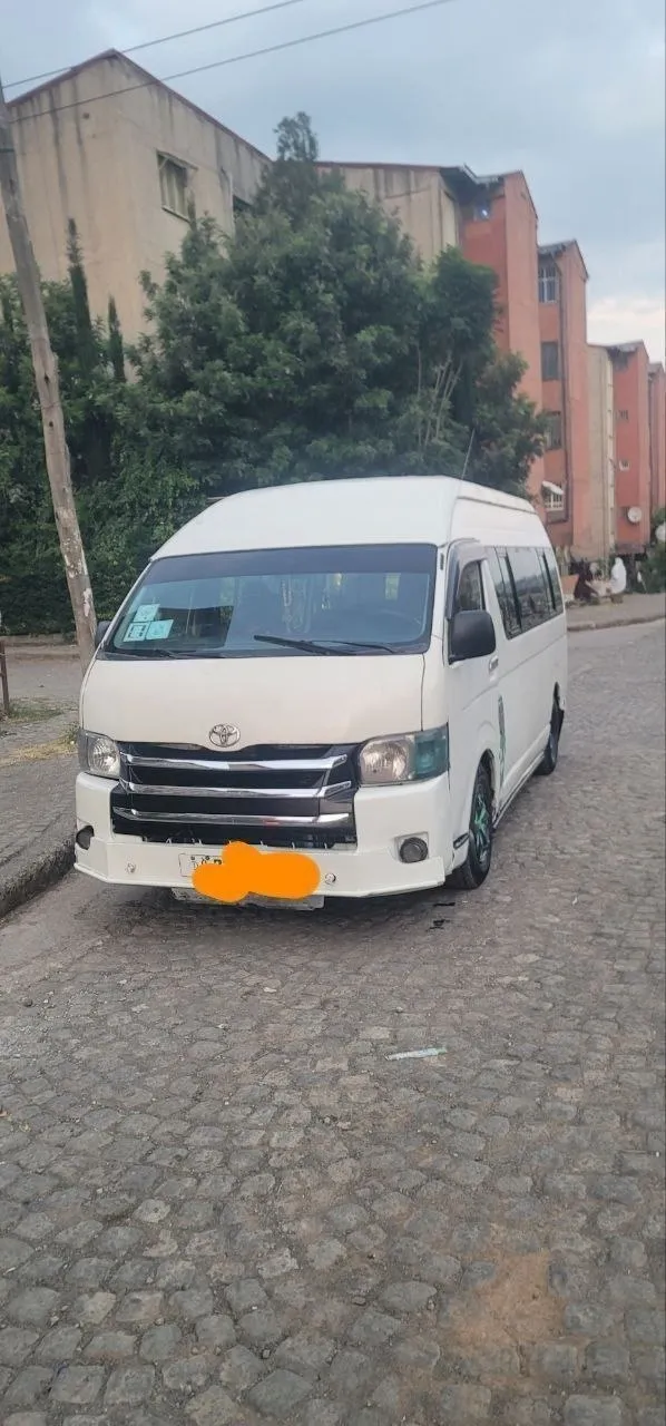 Toyota Highroof 2013 Diesel Van – photo 4