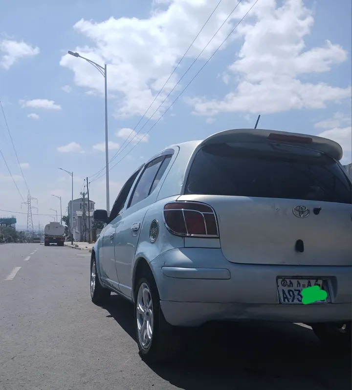 Toyota Vitz 2004 Automatic 1.0L – photo 3