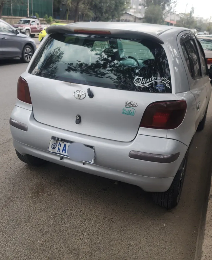 Toyota Vitz 2002 Automatic – photo 3