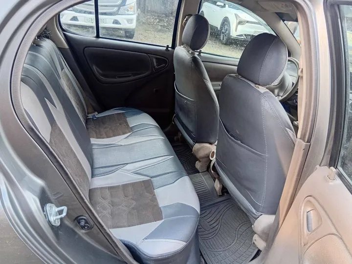 Toyota Platz 2005 Automatic – photo 3