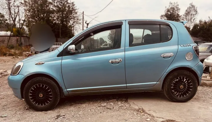 Toyota Vitz 2001 Automatic – photo 3