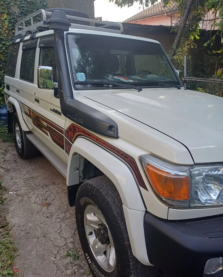 Toyota LandCruiser Hard Top Diesel – photo 5