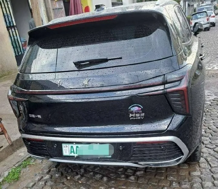 Hongqi HS3 Plug-in Hybrid 2025 – photo 5