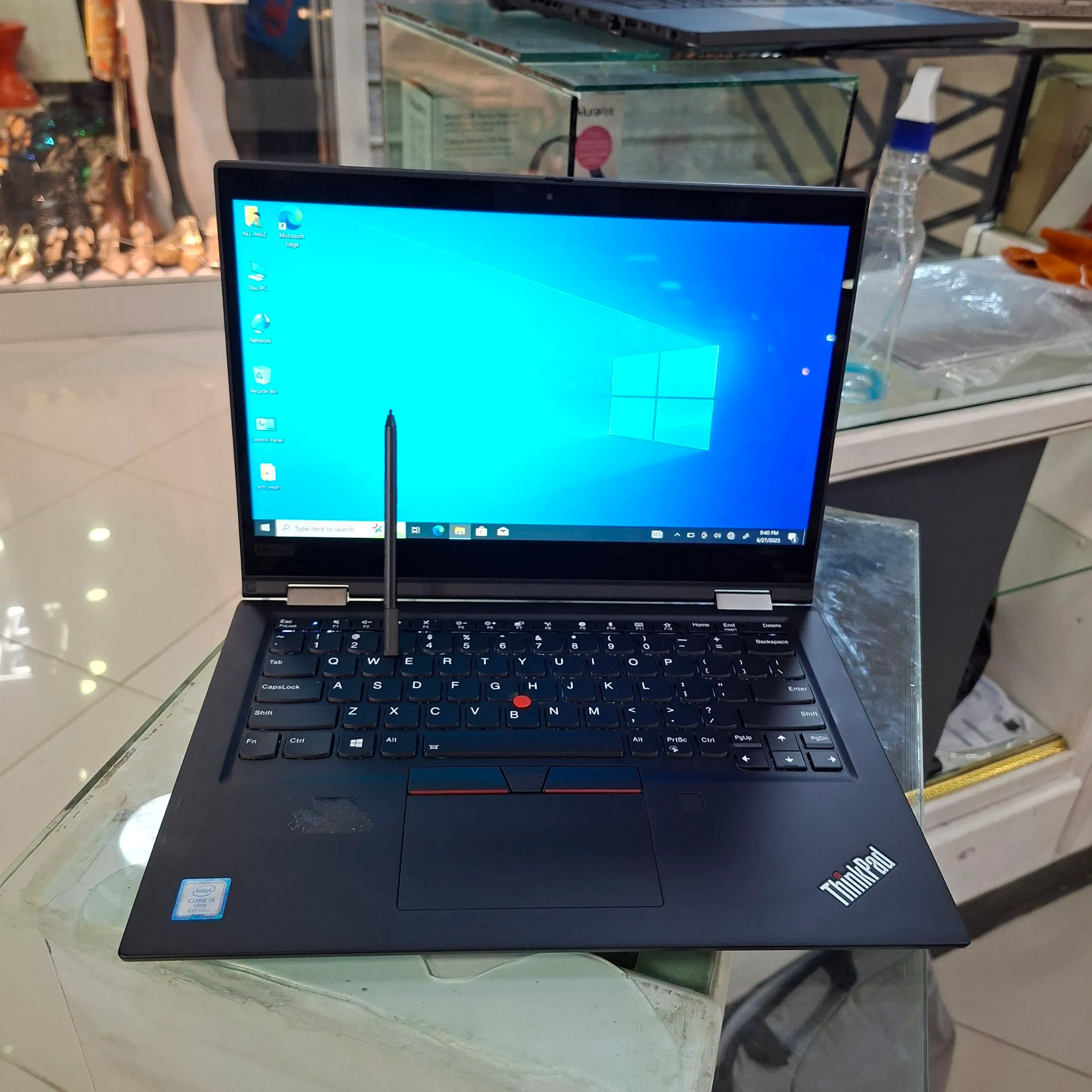 Lenovo ThinkPad Yoga X390 Laptop – photo 5