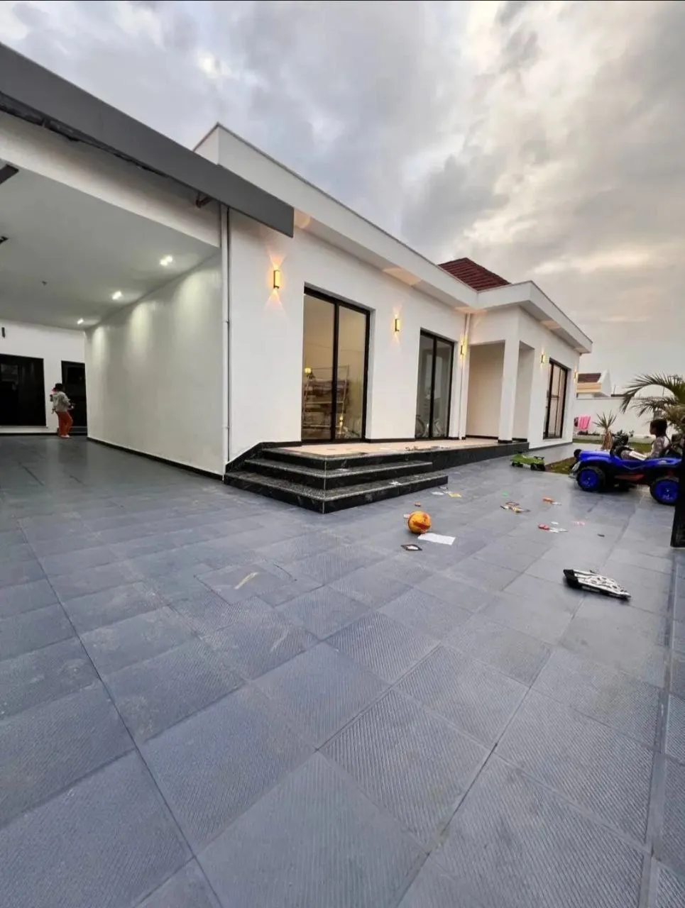 Modern 4 Bedroom Villa in Tafo – photo 4