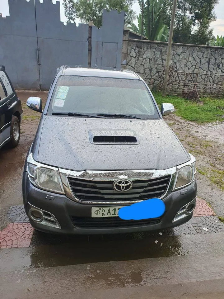 Toyota Hilux D4D 2012 Manual – photo 3