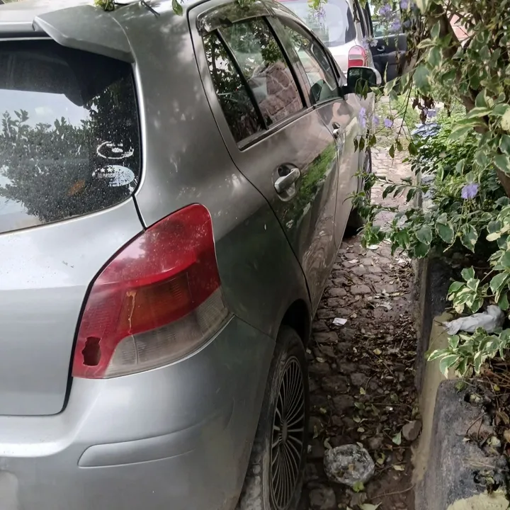 Toyota Yaris Compact 2010 – photo 4