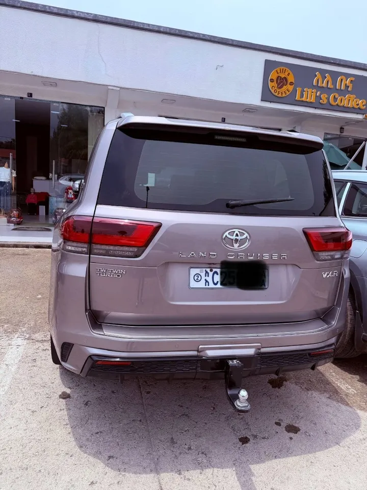 Toyota Land Cruiser VXR 2022 – photo 4