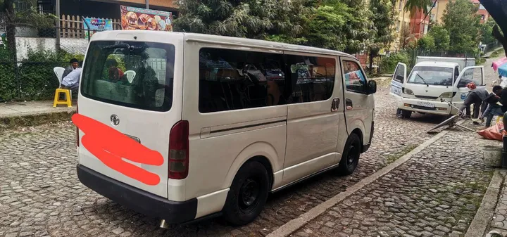 Toyota Hiace Van 2009 Model – photo 5