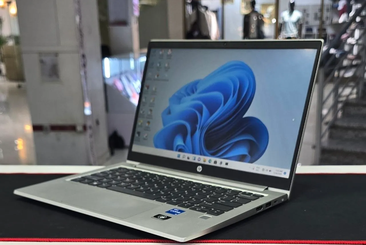 HP EliteBook 830 G9 Laptop – photo 4