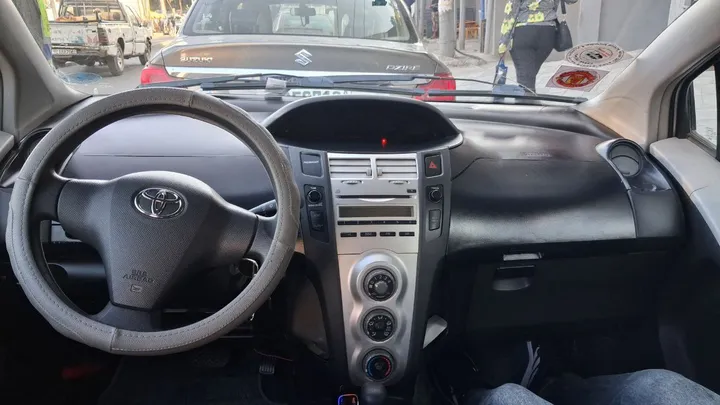 Toyota Yaris Compact 2008 Automatic – photo 6