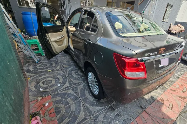 Suzuki Dzire 2022 Automatic – photo 7