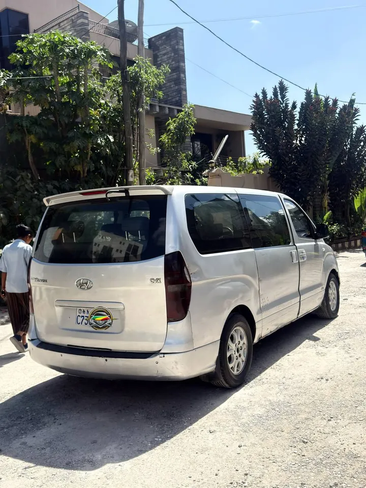 Hyundai Starex 2013 Diesel Van – photo 6