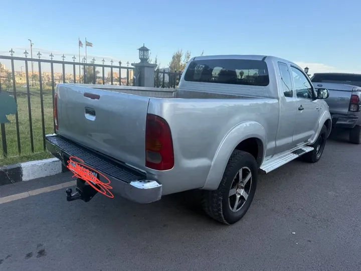 Toyota Hilux 2008 Double Cab – photo 3