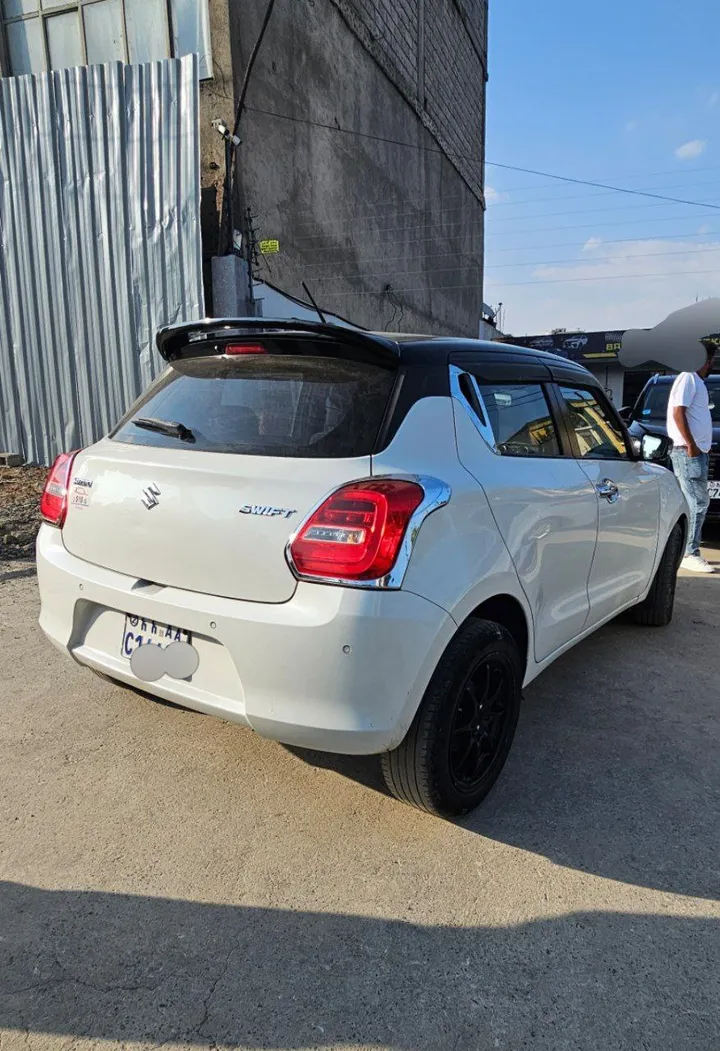 Suzuki Swift 2022 Automatic – photo 7