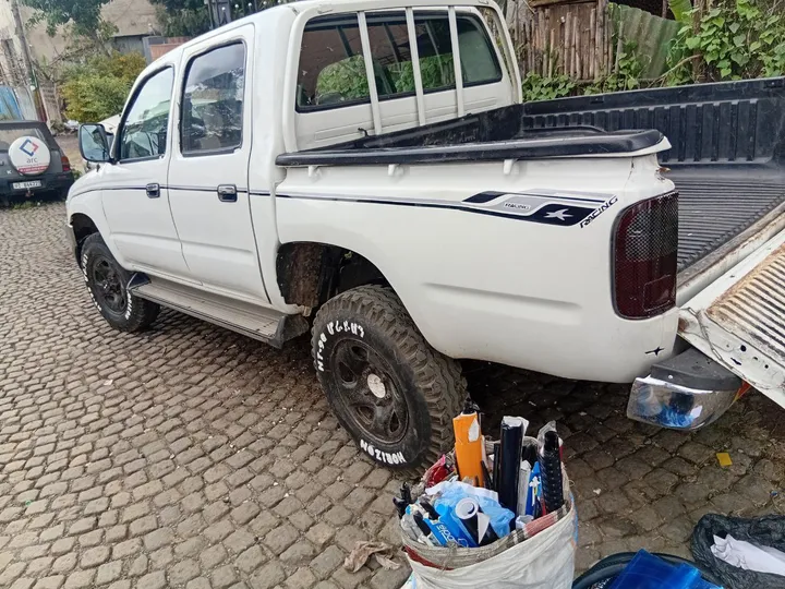 Toyota Hilux 2001 Diesel 4WD Pickup – photo 7