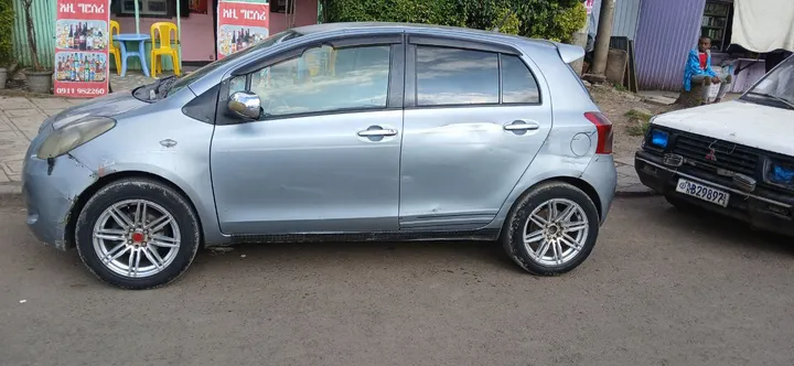 Toyota Yaris Compact 2007 Automatic – photo 4