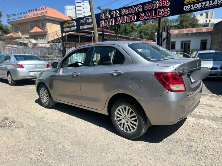 Suzuki Dzire 2022 Automatic – photo 5