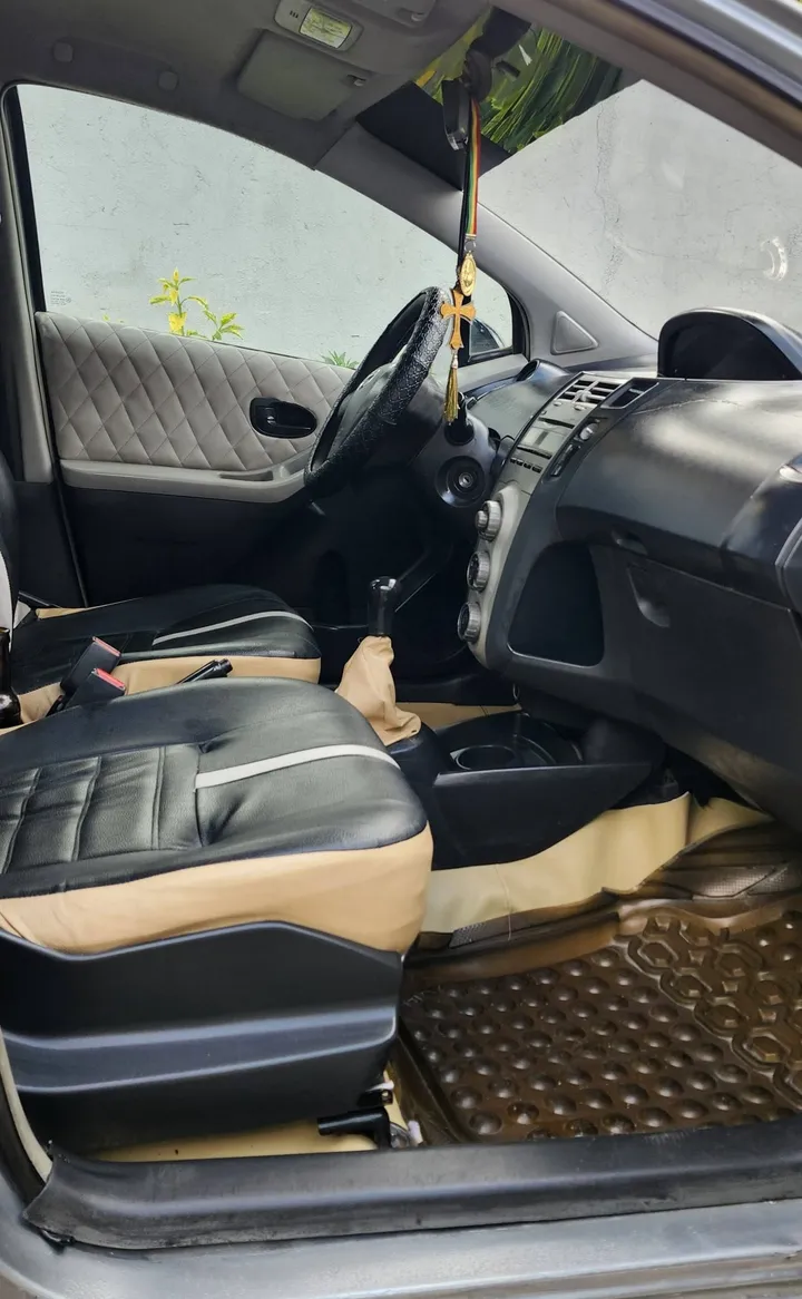 Toyota Yaris Compact 2008 – photo 4