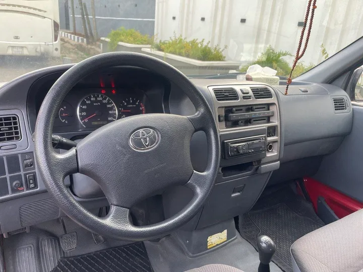 Toyota Dolphin 2011 Diesel Van – photo 8