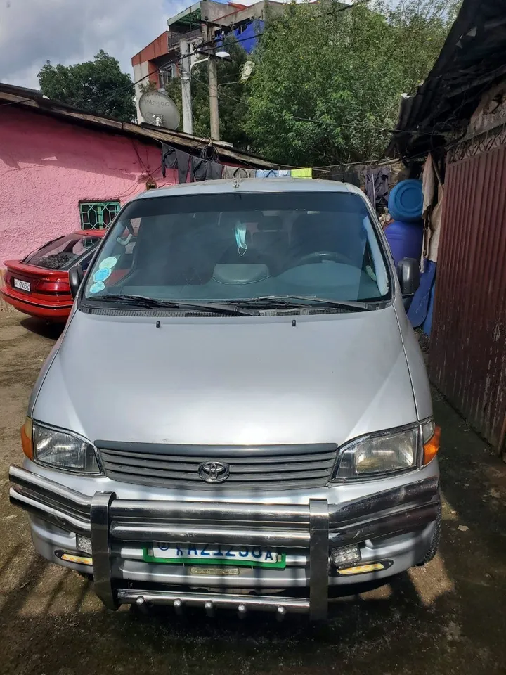 Toyota Dolphin D4D 2002 Manual – photo 5