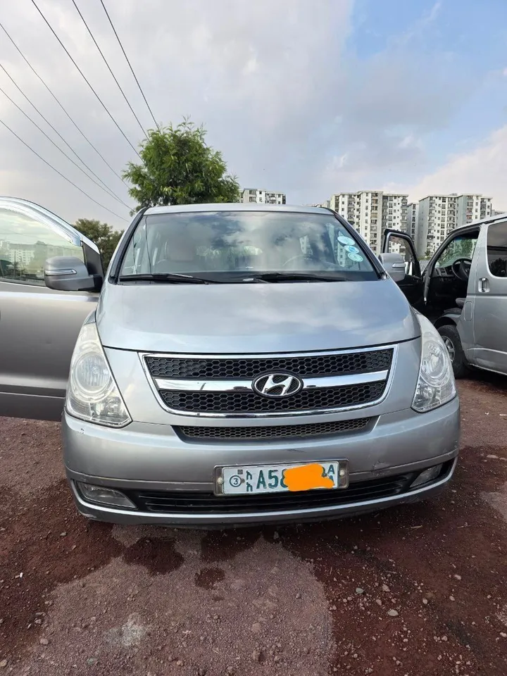 Hyundai Starex 2013 Automatic Van – photo 5