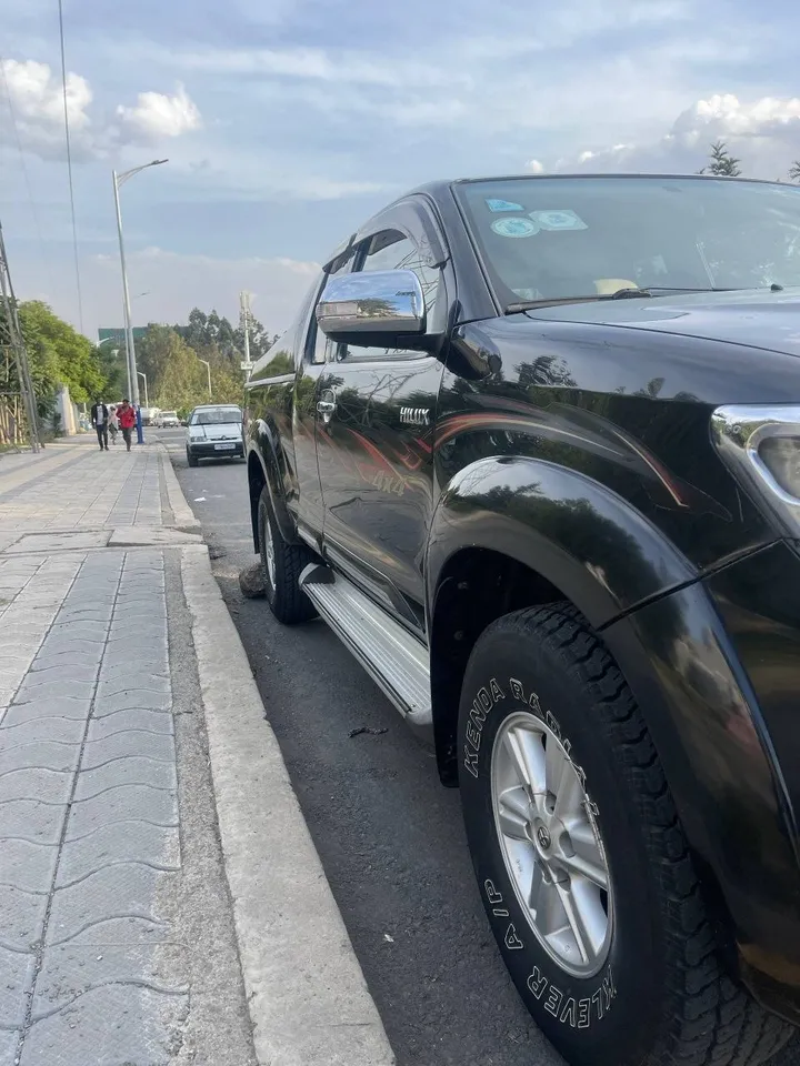 Toyota Hilux Vigo 2014 Manual – photo 4