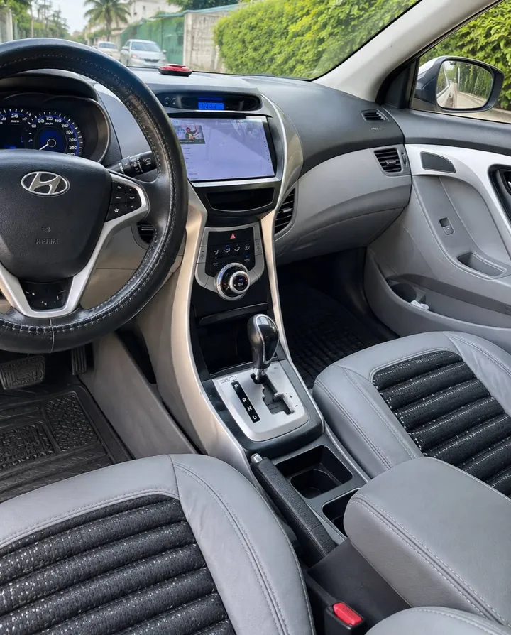 Hyundai Elantra 2012 – photo 3