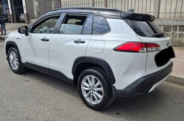 Toyota Corolla Cross Hybrid 2023 – photo 4