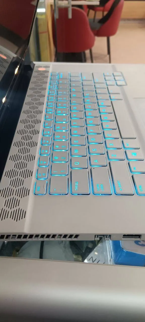 Alienware Gaming Laptop RTX 2070 – photo 3