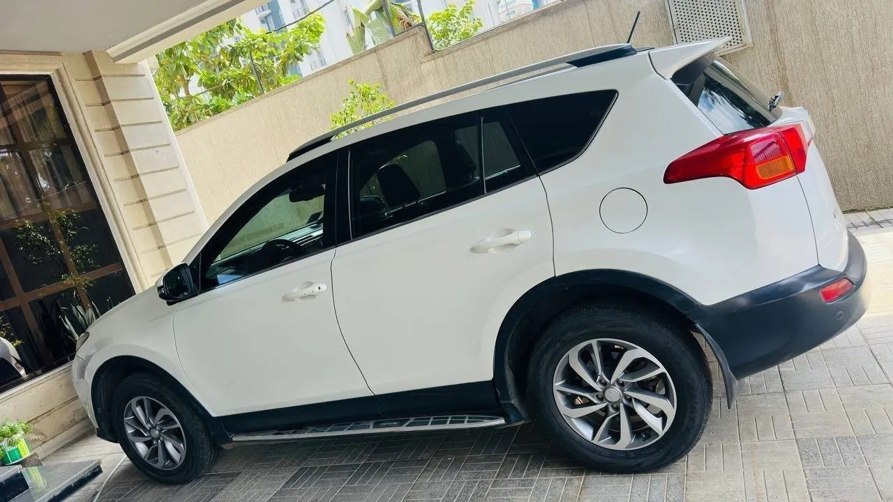 Toyota RAV4 2015 Automatic 2.0L – photo 4