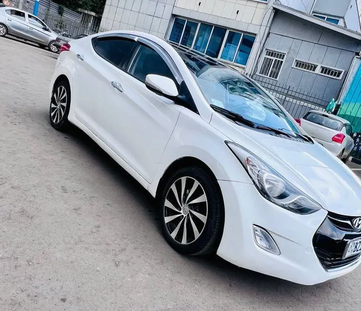 Hyundai Avanti 2014 Automatic – photo 3