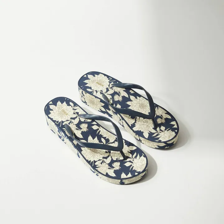 MAX Floral Print Flip Flops – photo 4