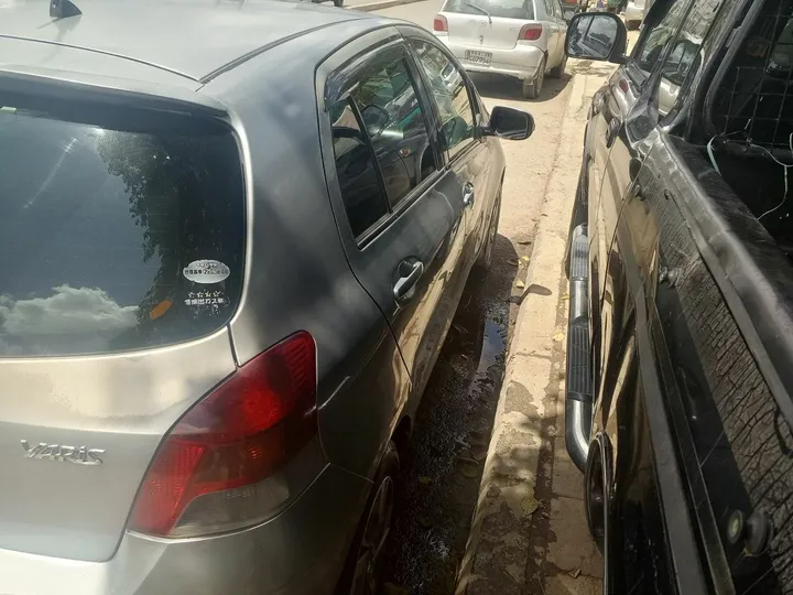 Toyota Yaris Compact 2010 Automatic – photo 7
