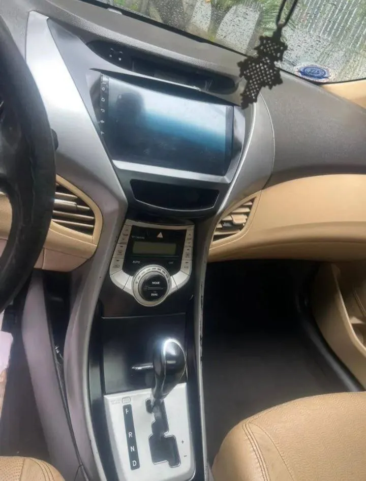 Hyundai Elantra 2012 with Sunroof – photo 5