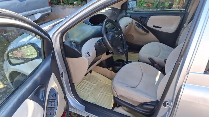 Toyota Hatchback 2004 Automatic – photo 3