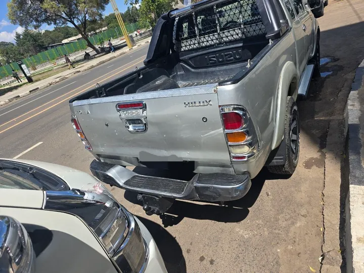 Toyota Hilux King Cab 2009 – photo 4
