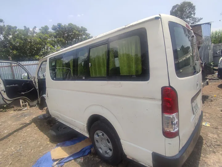 Toyota Abadula 2011 Manual Van – photo 6