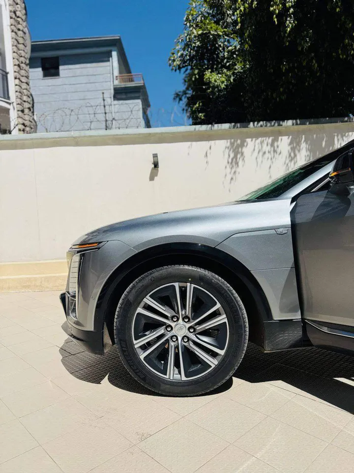 Cadillac Lyriq 450 E SUV – photo 3