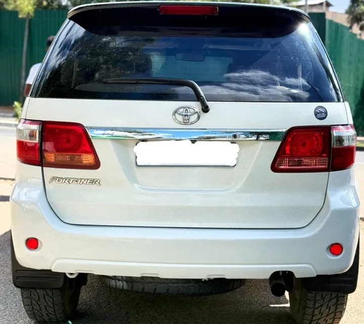 Toyota Fortuner 2012 Manual Diesel – photo 5