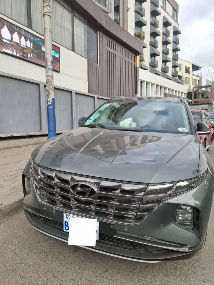 Hyundai Tucson 2021 Automatic SUV – photo 3