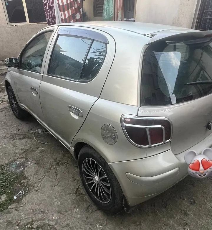 Toyota Vitz 2002 Automatic 1.0L – photo 3