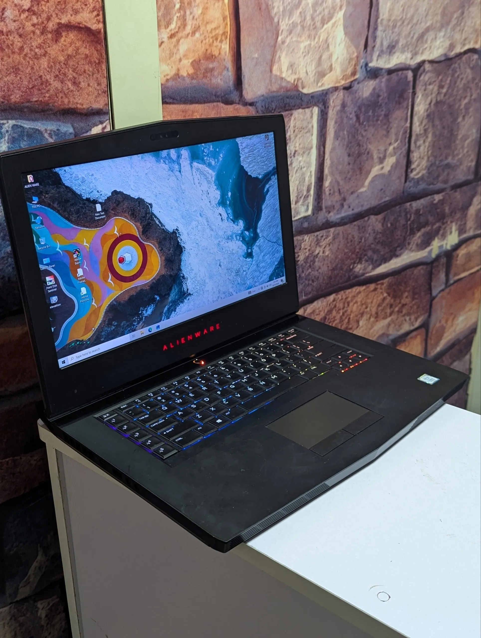 Alienware i7 7th Gen GTX 1060 Laptop – photo 4