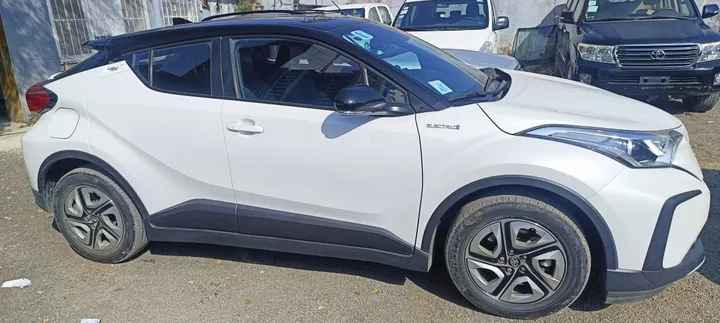 Toyota CHR Electric 2022 – photo 4