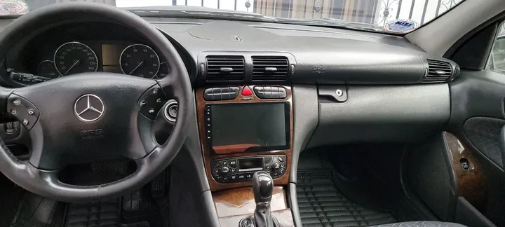 Mercedes Benz C240 2002 Automatic – photo 3