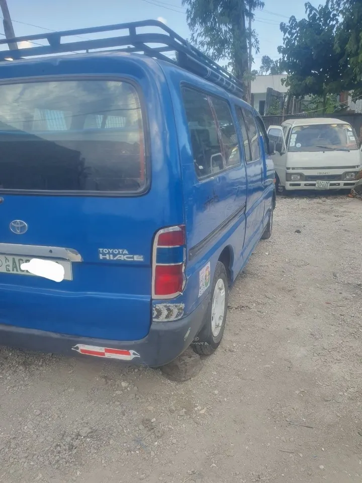 Toyota Hiace Dolphin 2001 – photo 3