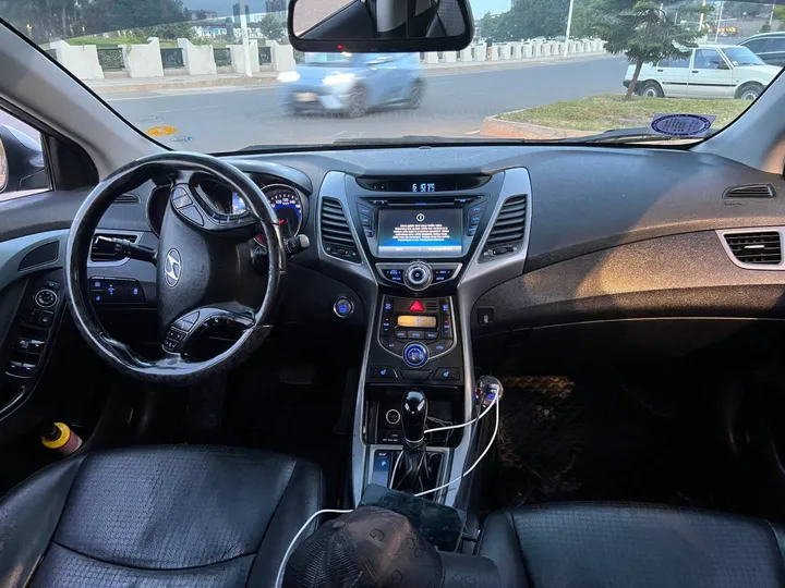 Hyundai Avante 2014 Automatic – photo 3